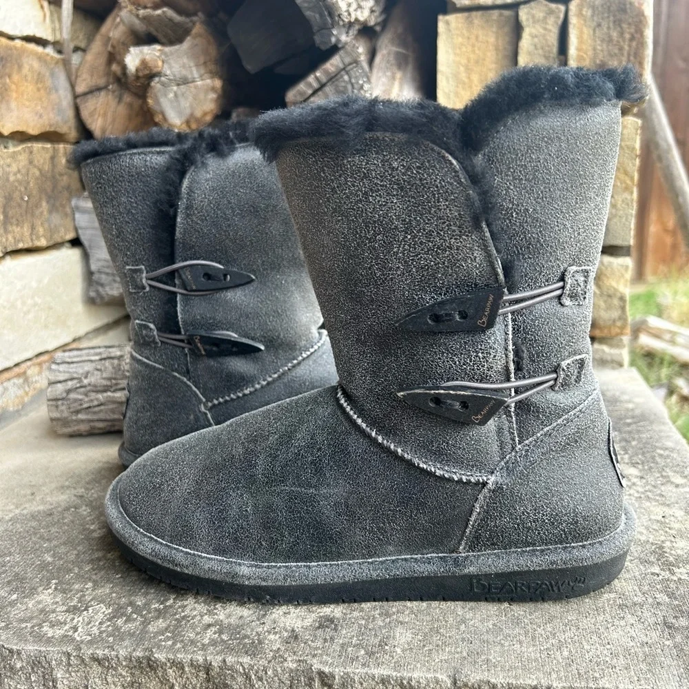 BearPaw Abigail Black Charcoal Crackle Suede Boots Sheepskin /wool Lining Sz-9.G